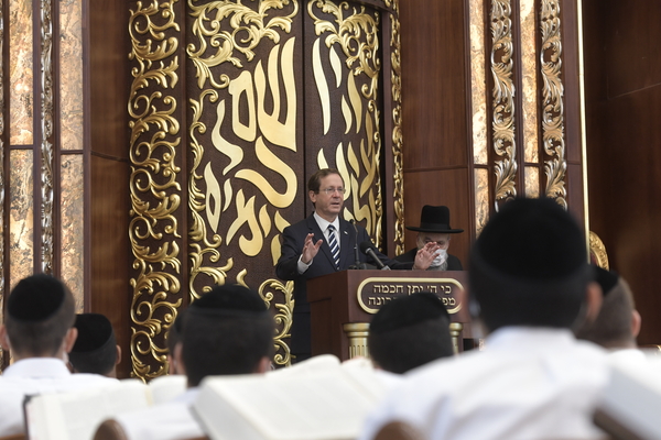 הנשיא הרצוג בביקור בישיבה