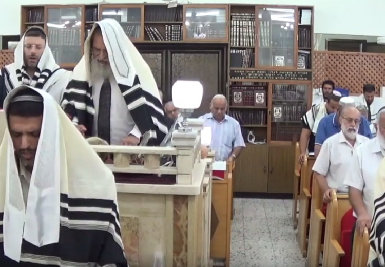 תפילה בציבור וקריאה בתורה לאור הוראות משרד הבריאות עקב סכנת נגיף הקורונה